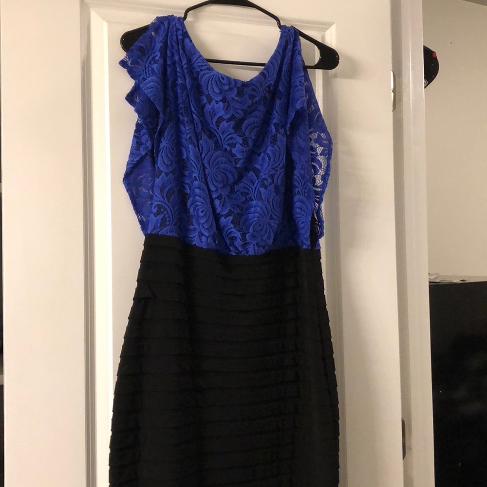 Black and blue fitted dress